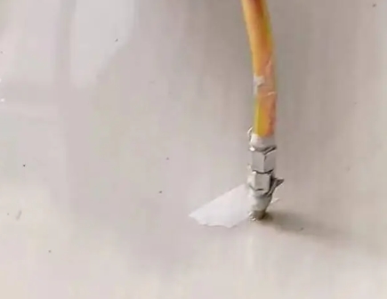龙山瓷砖空鼓维修公司专业解答在瓷砖铺贴过程中，如果使用的砂料过粗（如全部使用了粗砂），可能会导致以下问题
